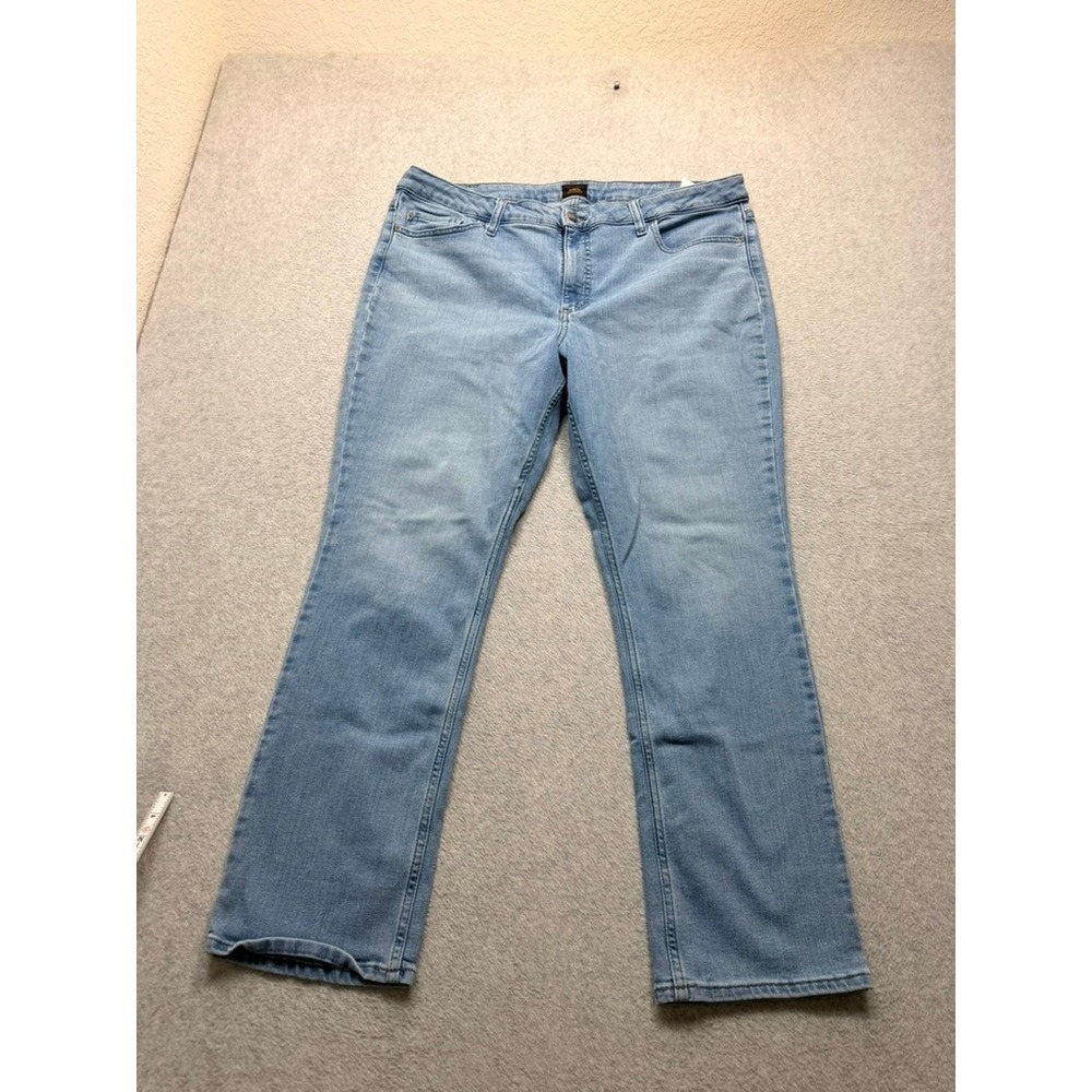 Lee Legendary Straight Leg Jeans Womens 18 Medium Light Wash Blue Denim Stretch